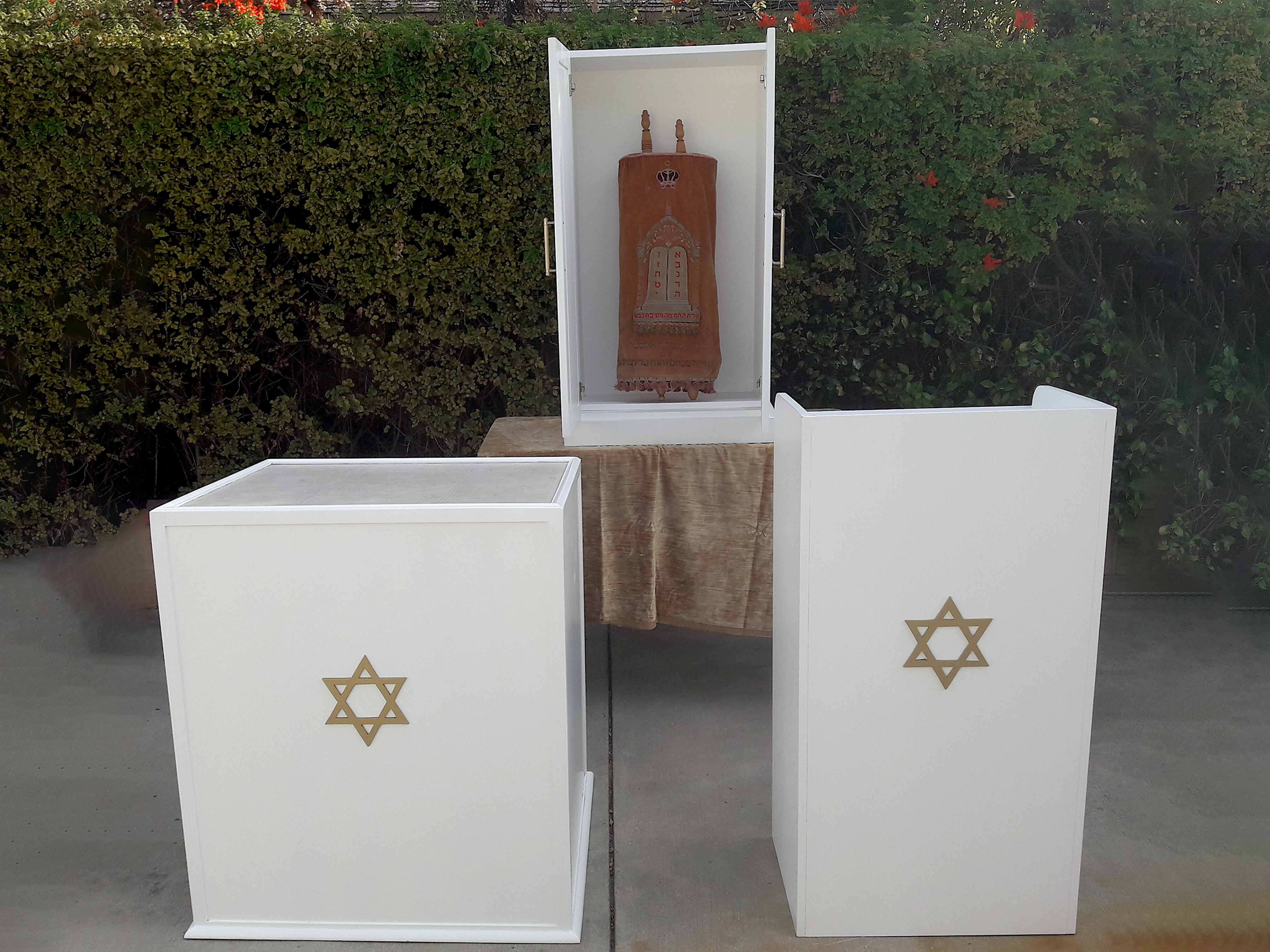 please contact us if you see any issues with our site